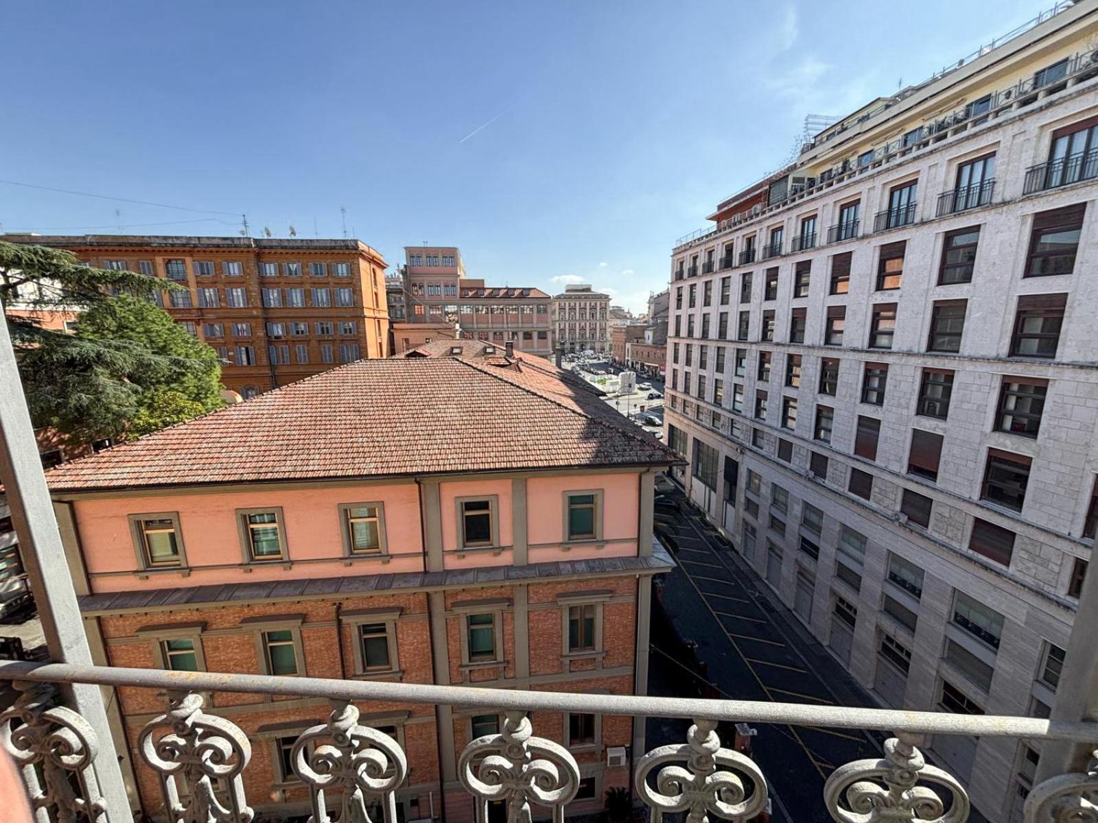 Apartment Attico Mugnai - Stylish Penthhouse In *